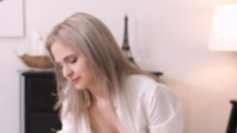 【无修正】娇小纤细的金髮美少女，像按摩妹一样的按摩服务与浓厚事后服务满载，评论后赠送高画质影片，由钓鱼人拍摄