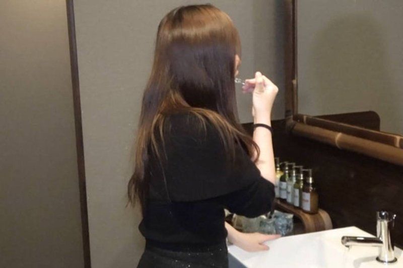 寿司店的女儿 / 自拍篇：因无法偿还诈欺师的债务而被迫自拍