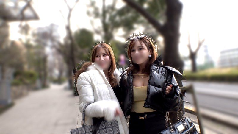 奶子都露出来了啦！！色情度突破极限的破廉耻婊子爆乳双辣妹无限无套中出4P乱交