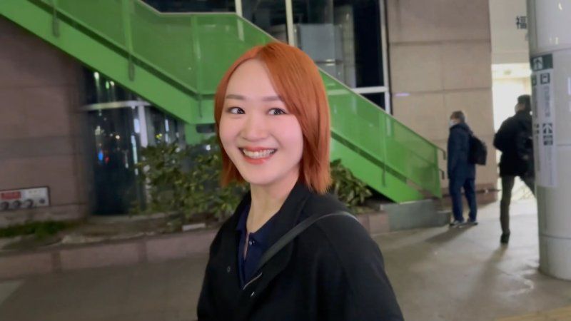跟女大学生去圣诞旅行顺便偷拍做爱并内射了