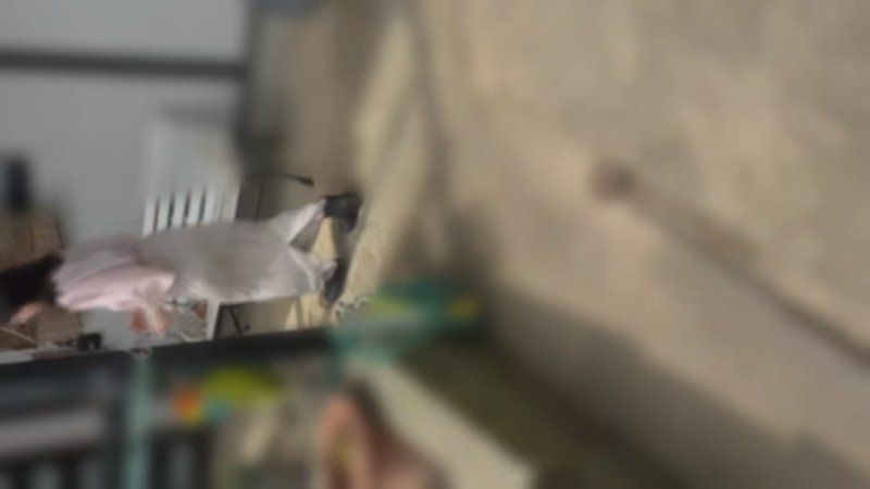 【附赠豪华特典2本。至7月31日止】148cm天然乡下生活人妻。在丈夫睡觉时口交。丈夫也因缺钱,以3P抵债。