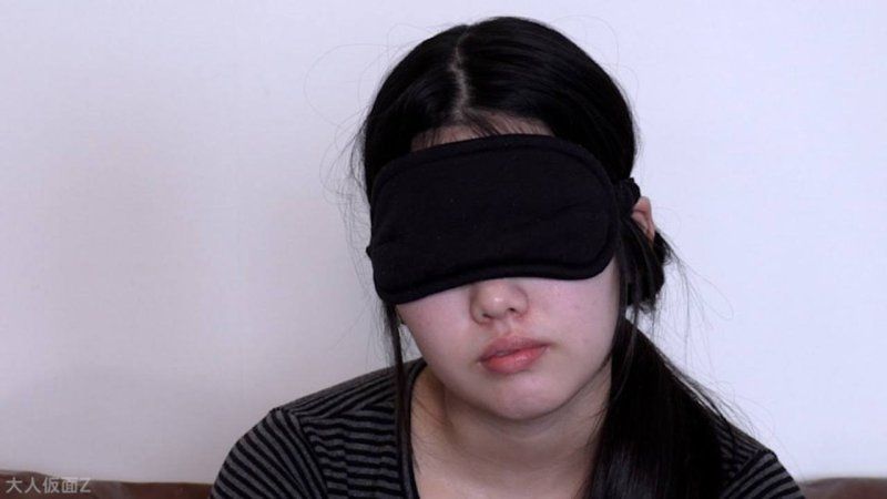 麦酱(19) 时隔一年的再会。这一年间她交了个同龄男友，所以我用中年人的唾液与精液为她做记号。接吻让她吞下唾液，在阴道内大量中出，并将屁眼贯通成ATM机