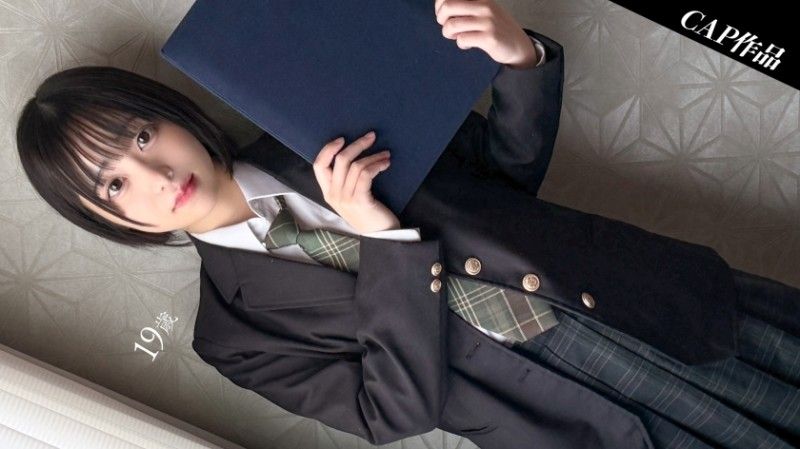 我用第一人称视角拍摄了我第一次和一位胸部较小,短髮,拥有秘密帐号的女孩约会的纪念视频