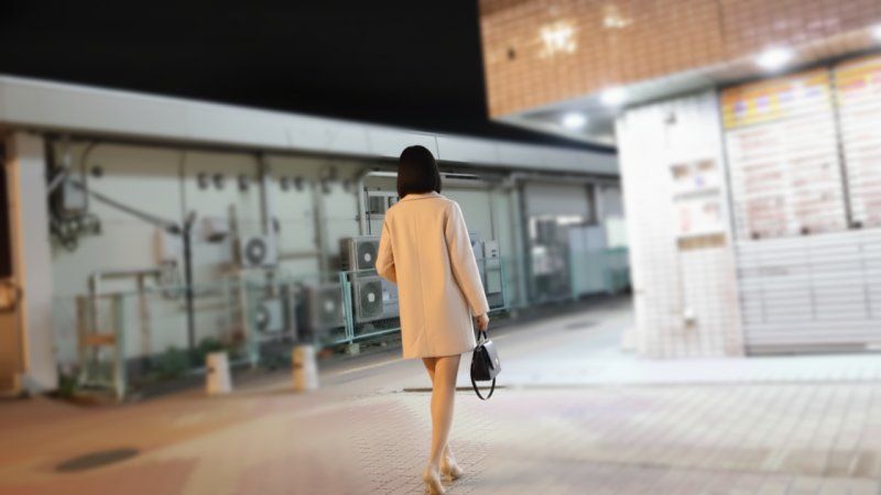 【初撮り】新婚人妻かれん28歳♡结婚1年で週1セックスに激减…旦那を**て不伦ハメ撮り！うずく若妻マンコが他人棒でイキ狂い顔に大量顔射で完全堕ち♡