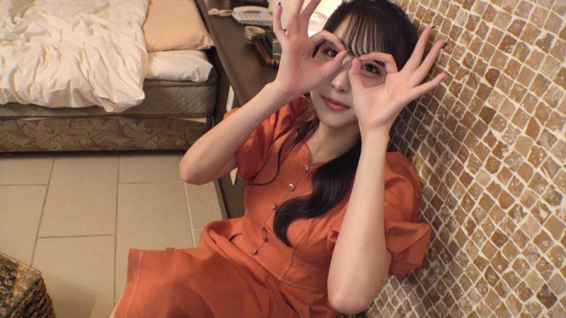 8/3前酷暑日特价）演艺等级完全露脸】白皙纤细YUIKA（25）沖绳公务员/混血系美女紧急参战。「极上」紧窄无毛小穴满满二连发生中出（附4K特典）淫臭充满「要去了