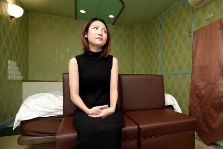 【无码・中出】面试→立刻受精中出！想拍成人影片的千金小姐，23岁素人，进行了面试【附赠高画质版影片特典】