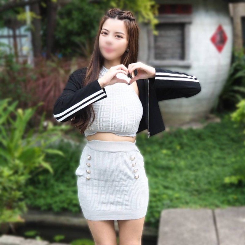 【粉丝超过10万】喜欢日本的知名网红！虽然娇小却有夸张的腰部＆长腿的神级身材，尽情品尝后用浓稠浓厚SEX大量发射！